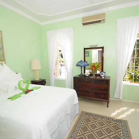 Summerhill Four Bedroom Villa Бухта Монтего Экстерьер фото