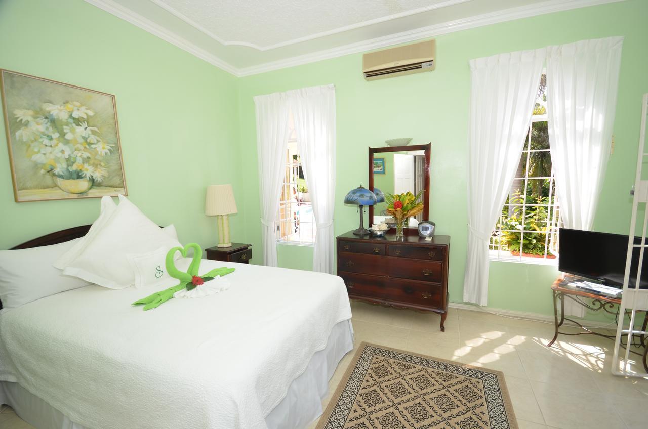 Summerhill Four Bedroom Villa Бухта Монтего Экстерьер фото