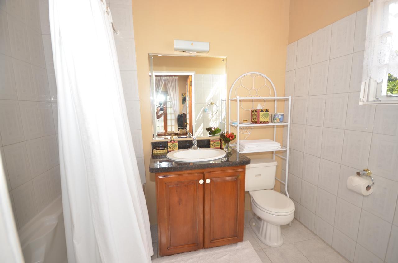 Summerhill Four Bedroom Villa Бухта Монтего Экстерьер фото