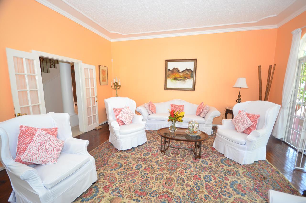 Summerhill Four Bedroom Villa Бухта Монтего Экстерьер фото